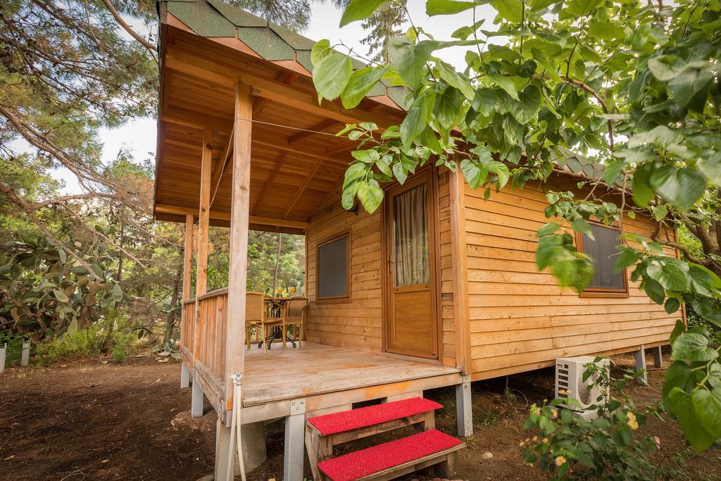 Secret Garden Hotel & Bungalows Чирали Стая снимка